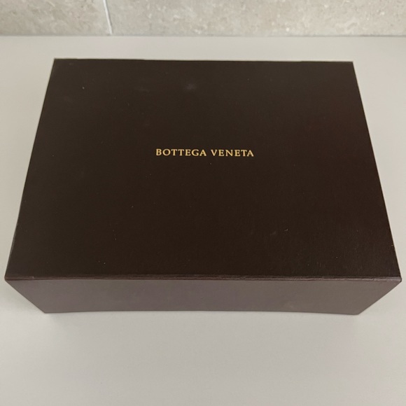 👛  Bottega Veneta Mini Pouch Mist in buttery soft Leather BNIB - Picture 6 of 10